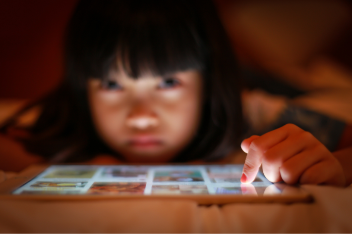 Ilustrasi perlindungan anak di ruang digital