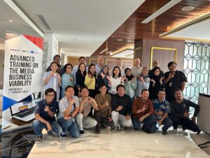 Pengelola media lokal