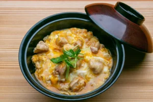Oyakodon (Sumber: Japanesetaste.com)