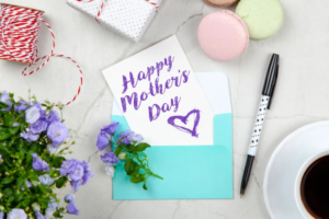 GEORGE DOLGIKH/Ilustrasi kado Hari Ibu.