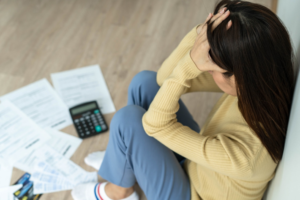 Ilustrasi perempuan terdampak judi online.