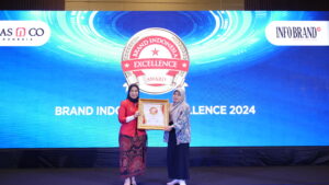 CEO Habbie Bangun Aromatik Novita Anggraeni (kanan) bersama CEO Infobrand.id Susilowati Ningsih.