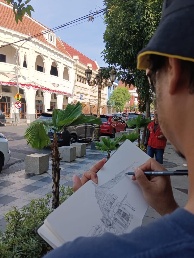 TIKA YULIAUrban sketching, aktivitas seru untuk rayakan Hari Ayah Nasional.