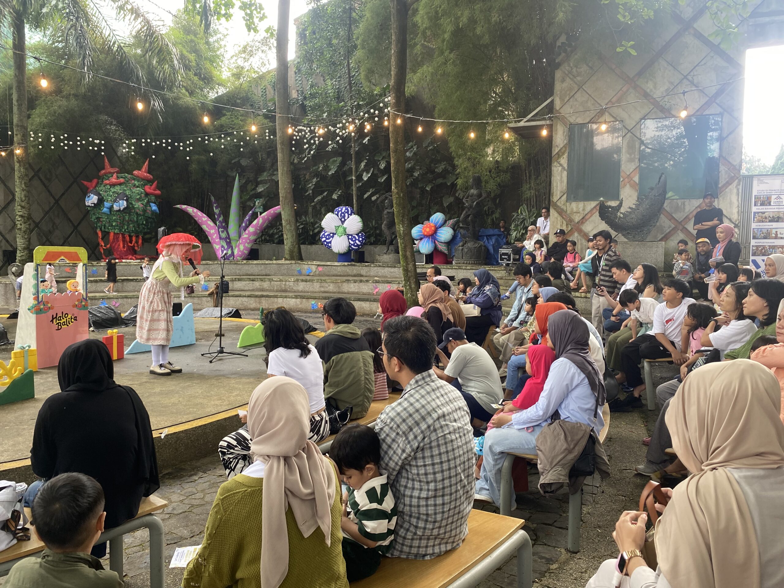 Family Days Out bagian dari Family Art Month di NuArt Sculpture Park, Bandung, Minggu, 22 Juni 2025.