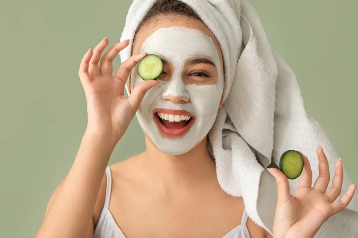Ilustrasi masker wajah/Pixelshot