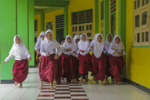 DJULI PAMUNGKAS/digitalMamaID Ilustrasi sekolah gratis