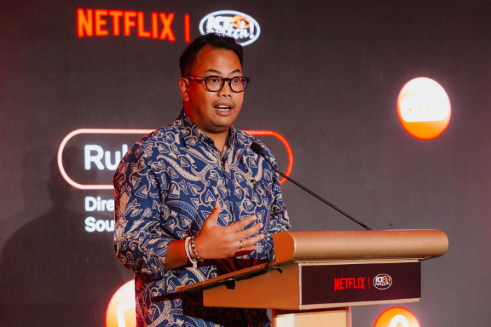 Direktur Kebijakan Publik Netflix Asia Tenggara Ruben Hattari saat berbicara di acara “Membangun Keluarga di Era Streaming” yang diselenggarakan oleh Netflix dan ICT Watch di Hotel Shangrila Jakarta, Selasa, 5 Agustus 2025. (Dok. Netflix)