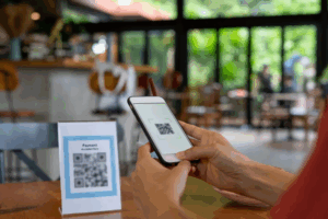 Ilustrasi gaya hidup cashless/Foto:Shisuka/Canva Pro