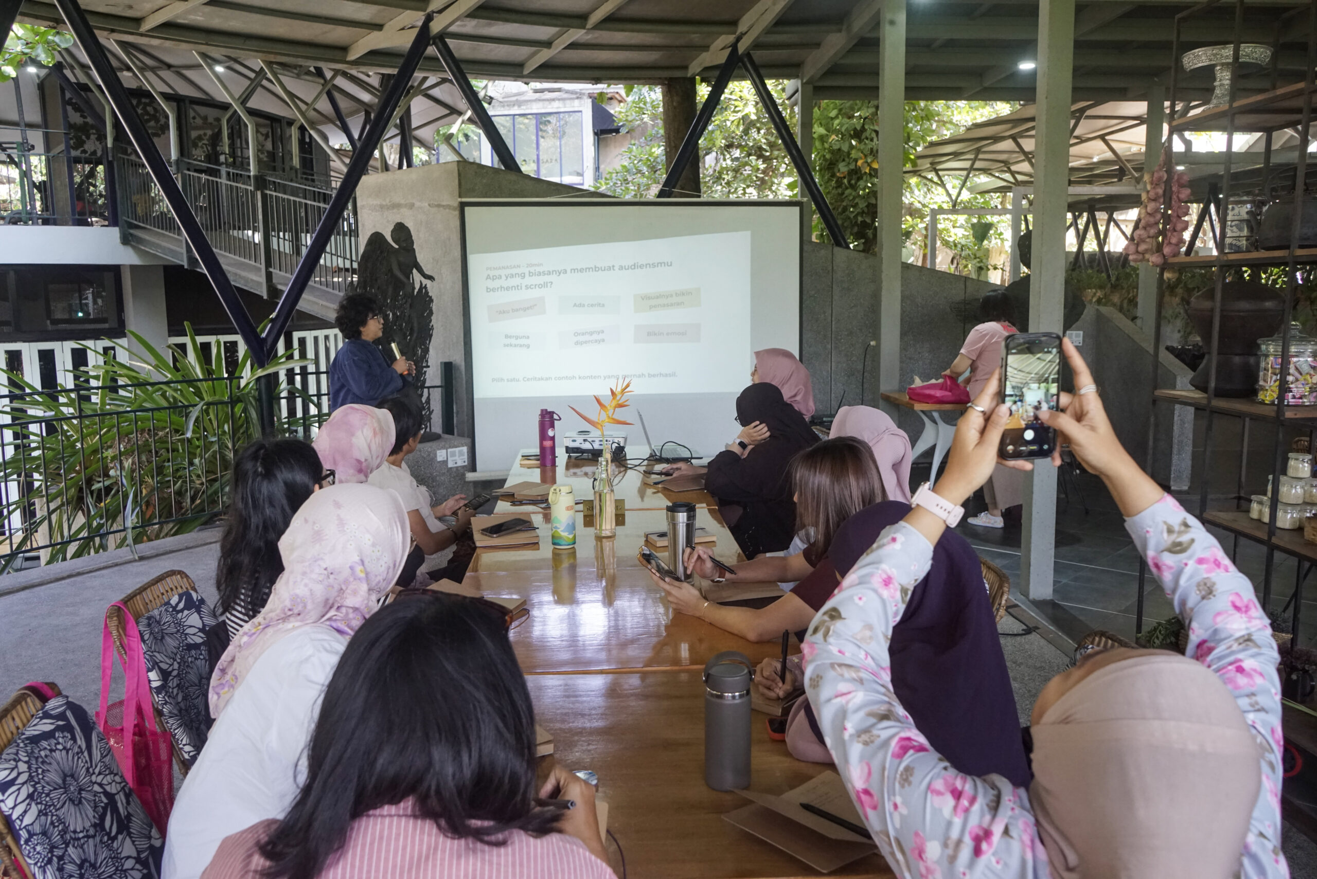 Co-Creation Day Creators for Climate pada Mama Mingle Fest Vol. 3 di NuArt Sculpture Park, Bandung, Sabtu, 25 Juli 2025. (Dok. digitalMamaID)